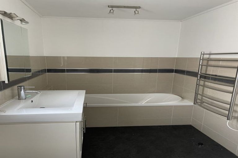 Photo of property in 87 Percy Dyett Drive, Karori, Wellington, 6012