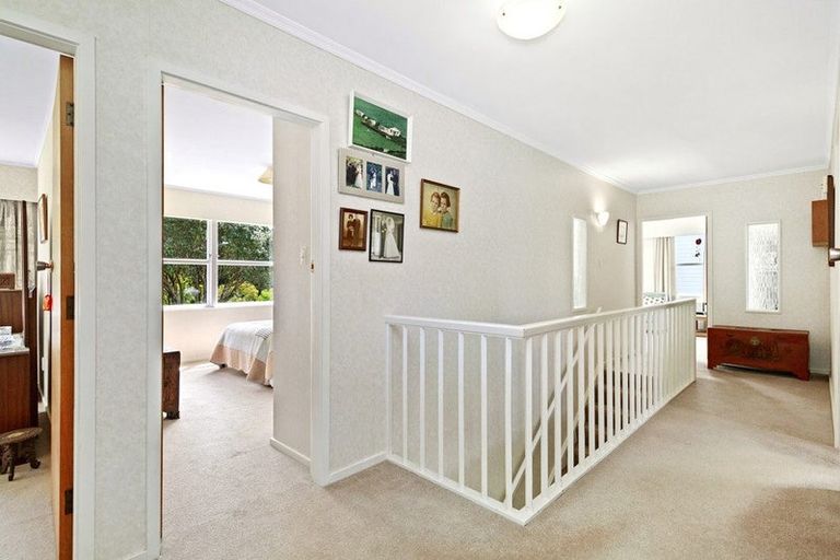 Photo of property in 8 Fitzwilliam Terrace, Tawa, Wellington, 5028
