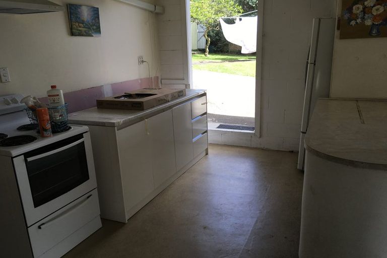 Photo of property in 22 Renwick Street, Papakura, 2110