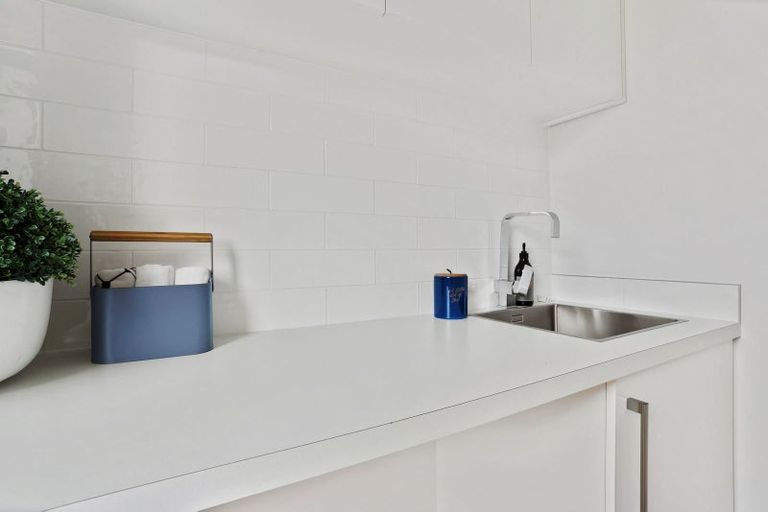 Photo of property in 98 Hamilton Avenue, Ilam, Christchurch, 8041