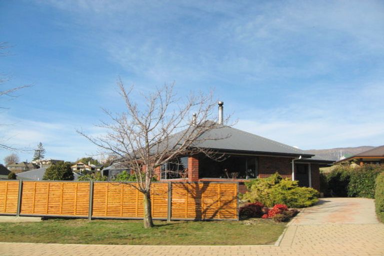 Photo of property in 31 Meadowstone Drive, Wanaka, 9305