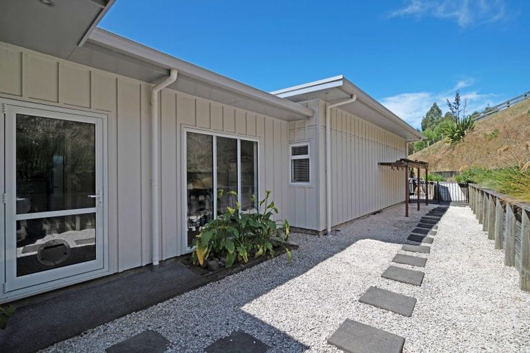 Photo of property in 75 Dalmore Way, Acacia Bay, Taupo, 3385