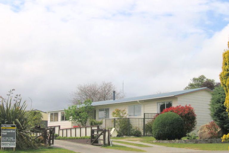 Photo of property in 5 Avon Close, Richmond Heights, Taupo, 3330