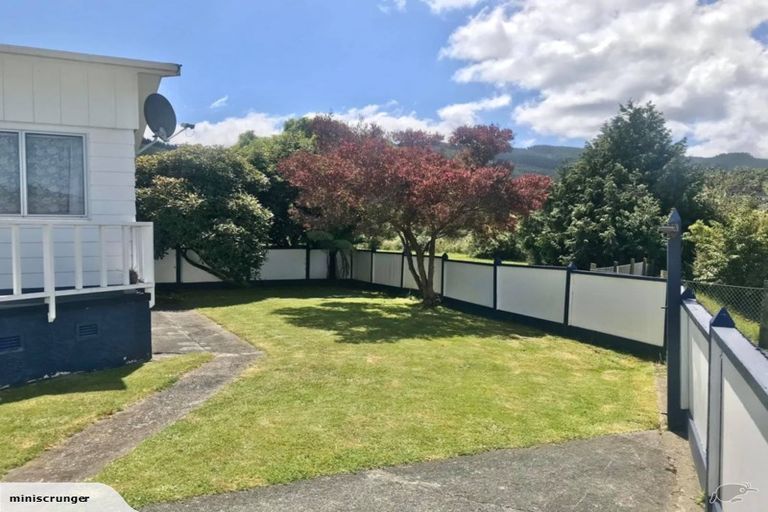 Photo of property in 2/71 Gemstone Drive, Birchville, Upper Hutt, 5018