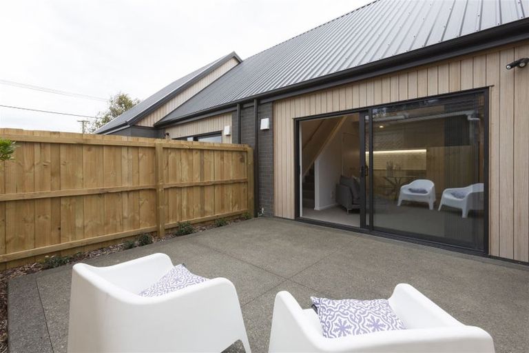 Photo of property in 2/24 Rookwood Avenue, New Brighton, Christchurch, 8083