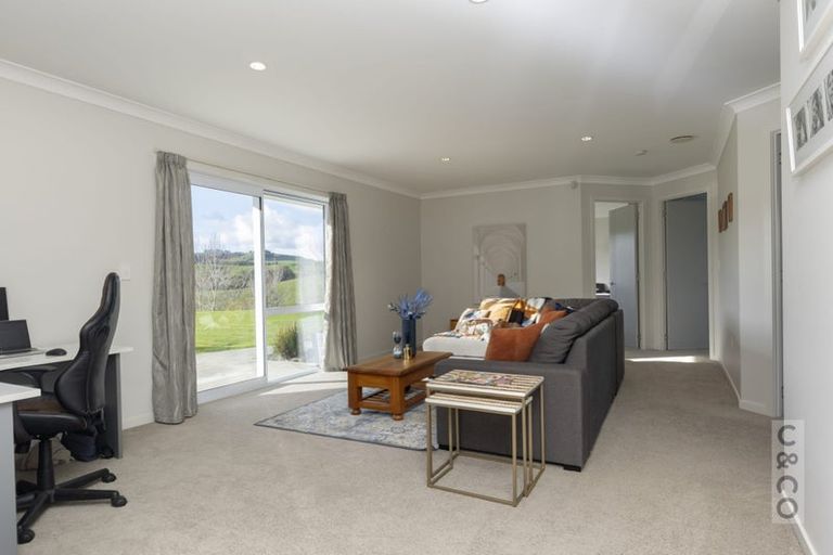 Photo of property in 1242 State Highway 16, Waimauku, 0883