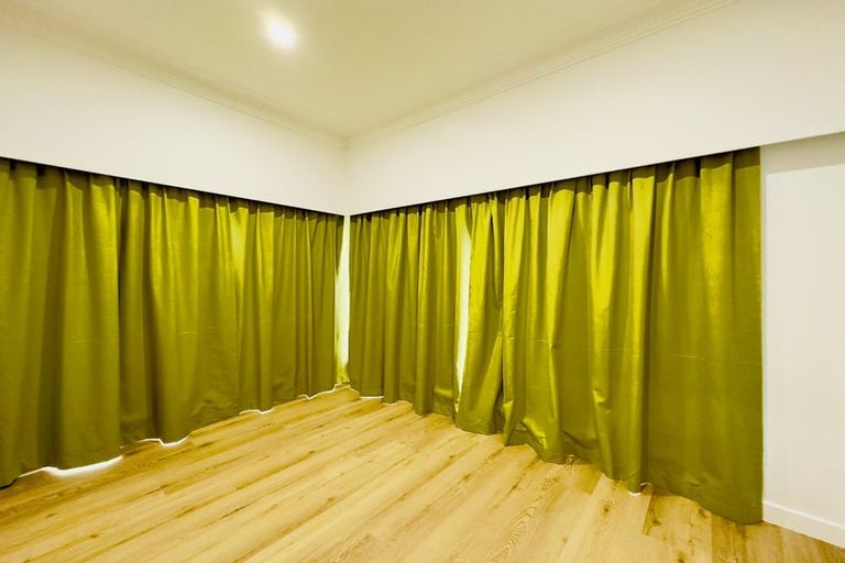 Photo of property in 35 Archibald Road, Kelston, Auckland, 0602