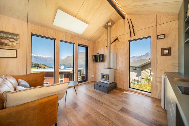 Photo of property in 45 Dart Place, Fernhill, Queenstown, 9300