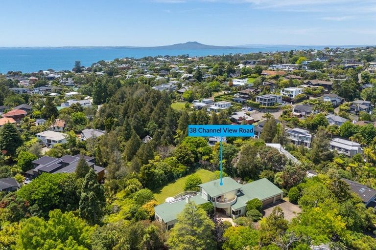 Photo of property in 38 Channel View Road, Campbells Bay, Auckland, 0630
