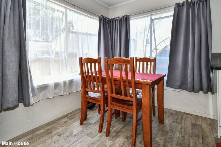 Photo of property in 426 Roscommon Road, Clendon Park, Auckland, 2103
