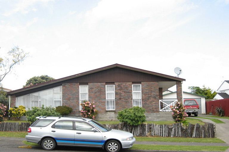 Photo of property in 38 Branch Road, Highlands Park, New Plymouth, 4312