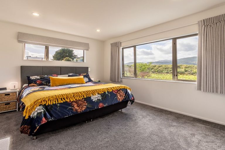 Photo of property in 61 Quadrant Heights, Paraparaumu, 5032