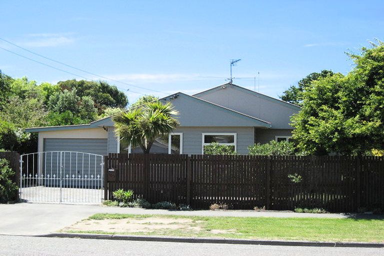 Photo of property in 165 Pine Avenue, South New Brighton, Christchurch, 8062