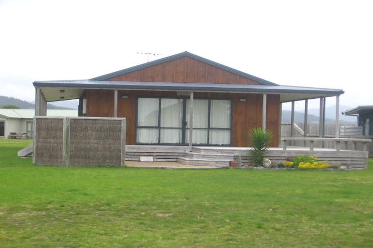 Photo of property in 111 Sands Crescent, Matarangi, Whitianga, 3592