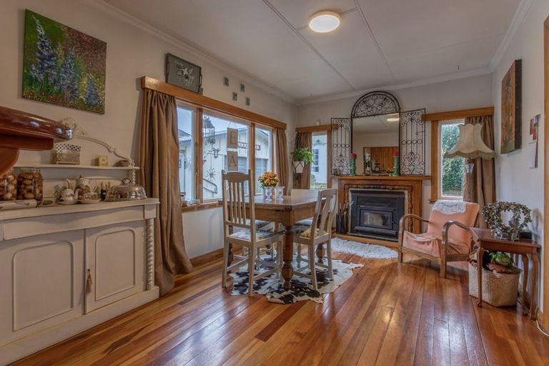 Photo of property in 34 Queen Street, Dannevirke, 4930