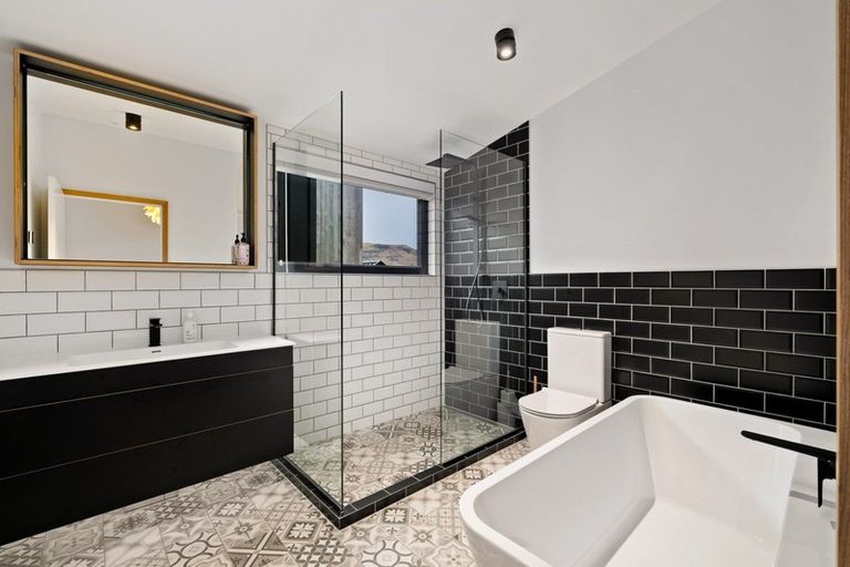 Photo of property in 4 Soudley Court, Jacks Point, Queenstown, 9371