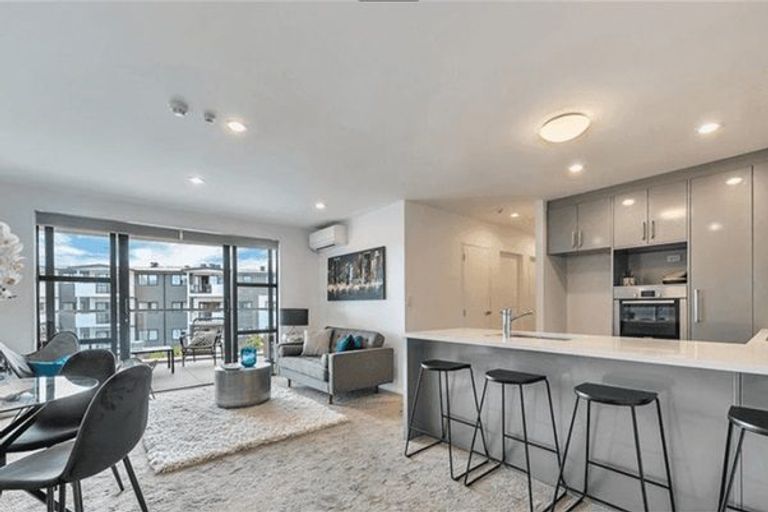 Photo of property in Apollo Apartments, 201/46 Rosedale Road, Rosedale, Auckland, 0632