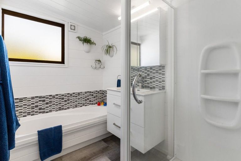 Photo of property in 68a Wellington Street, Howick, Auckland, 2014