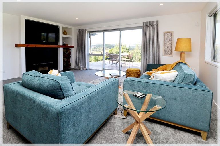 Photo of property in 17 Westwood Drive, Aokautere, Palmerston North, 4471