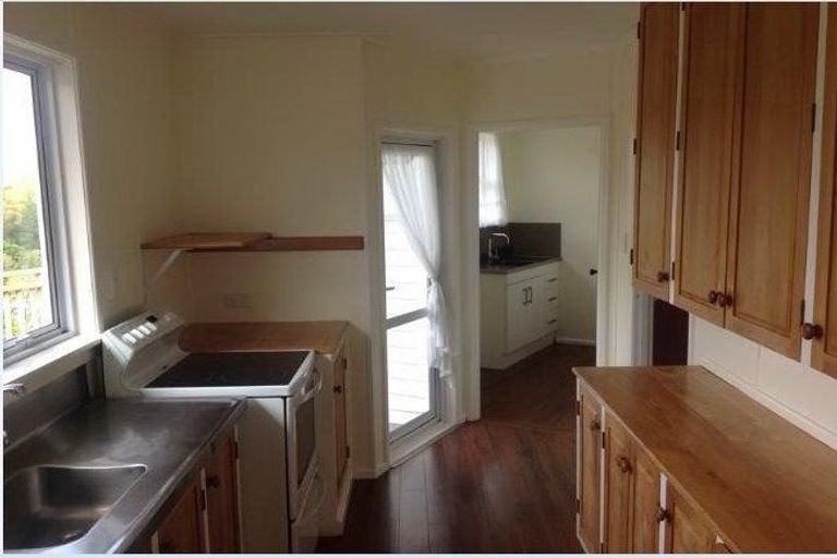 Photo of property in 17 Doctors Hill Road, Maungaturoto, 0520