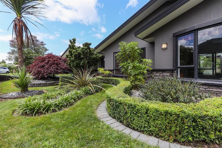 Photo of property in 9 Caulfield Place, Pukehangi, Rotorua, 3015