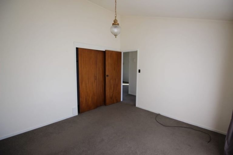 Photo of property in 1/6 Bond Crescent, Forrest Hill, Auckland, 0620