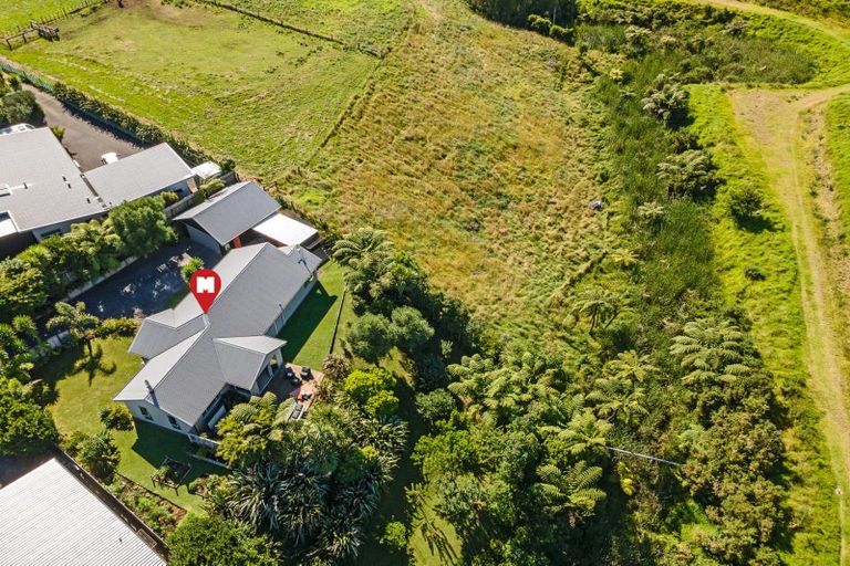 Photo of property in 5a Tui Grove, Oakura, 4314