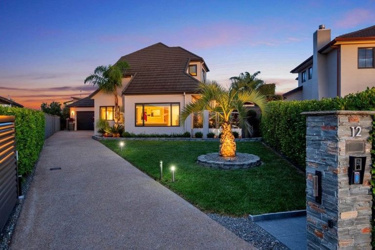 Photo of property in 12 Corsica Way, Karaka, Papakura, 2113