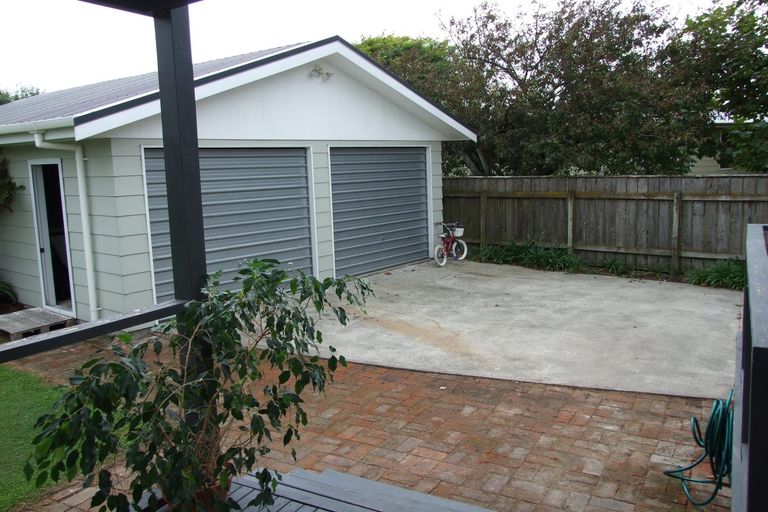 Photo of property in 17 Delta Place, Milson, Palmerston North, 4414