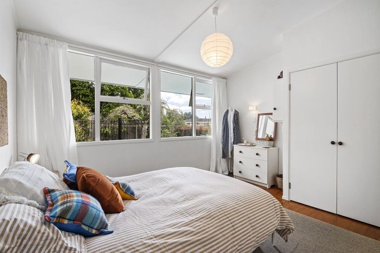 Photo of property in 230 Onewa Road, Birkenhead, Auckland, 0626