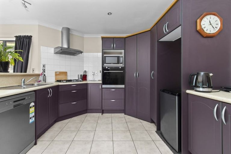 Photo of property in 24 Roderick Place, Rototuna, Hamilton, 3210