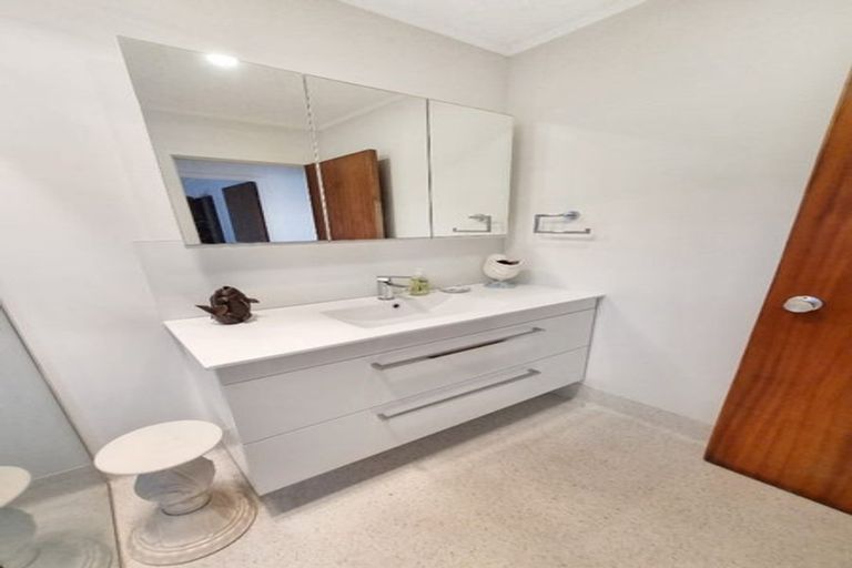 Photo of property in 4/15 Seabrook Avenue, New Lynn, Auckland, 0600