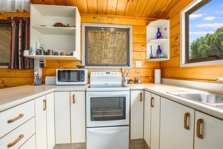 Photo of property in 32 Hicks Close, Whitby, Porirua, 5024