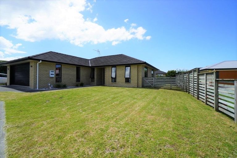 Photo of property in 48 Ocean View Rise, Ruakaka, 0116