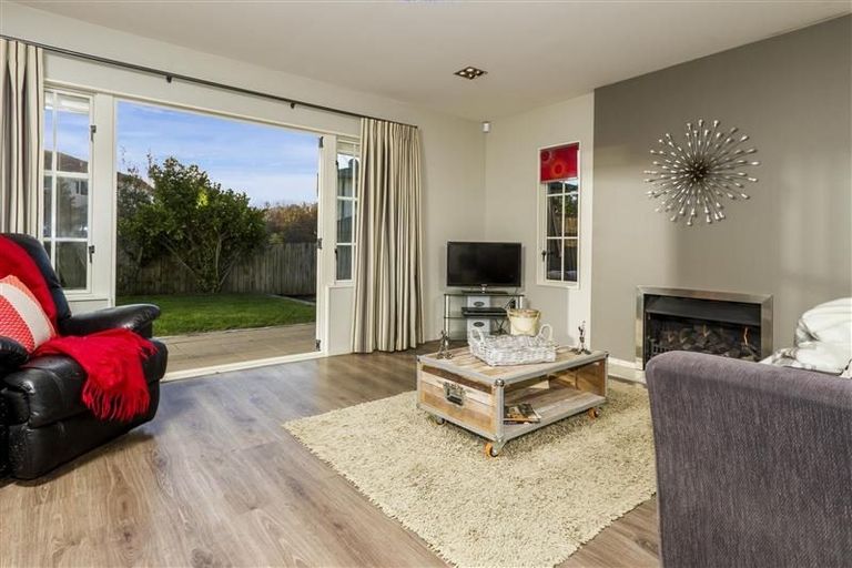 Photo of property in 7 Red Oak Place, Schnapper Rock, Auckland, 0632