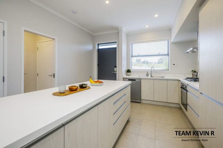 Photo of property in 6 Kapia Road, Westgate, Auckland, 0614