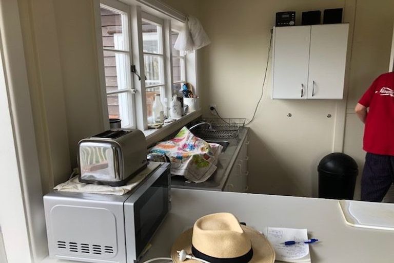 Photo of property in 212 Godley Road, Titirangi, Auckland, 0604