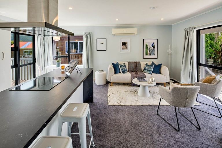 Photo of property in 301 Maungaraki Road, Maungaraki, Lower Hutt, 5010