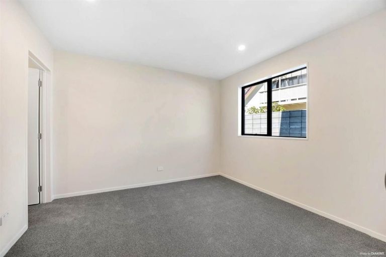 Photo of property in 4b The Parade, Bucklands Beach, Auckland, 2012