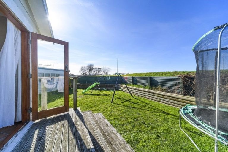 Photo of property in 17 Egmont Place, Westbrook, Palmerston North, 4412
