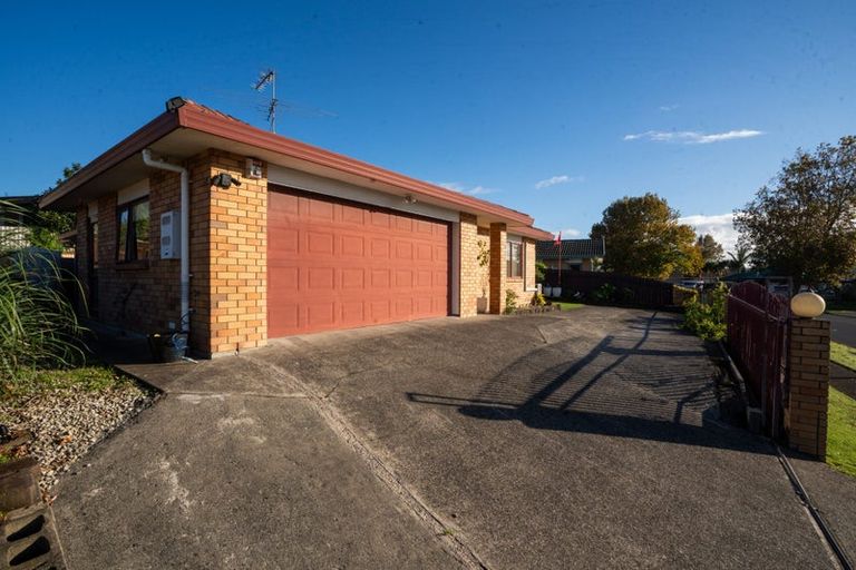 Photo of property in 63 Castlefinn Drive, Weymouth, Auckland, 2103