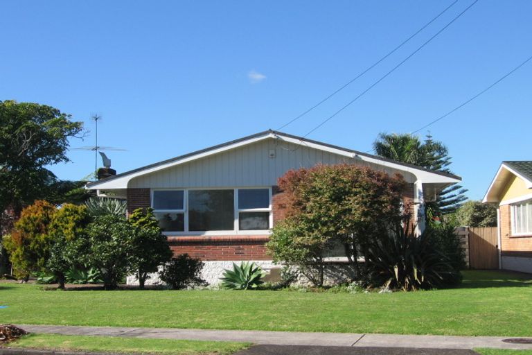 Photo of property in 25 Buckingham Crescent, Manukau, Auckland, 2025