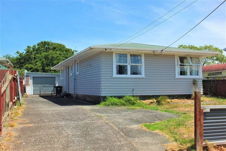 Photo of property in 4 Taraire Crescent, Otangarei, Whangarei, 0112