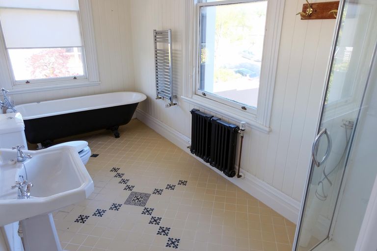 Photo of property in 1 Ure Street, South Hill, Oamaru, 9400