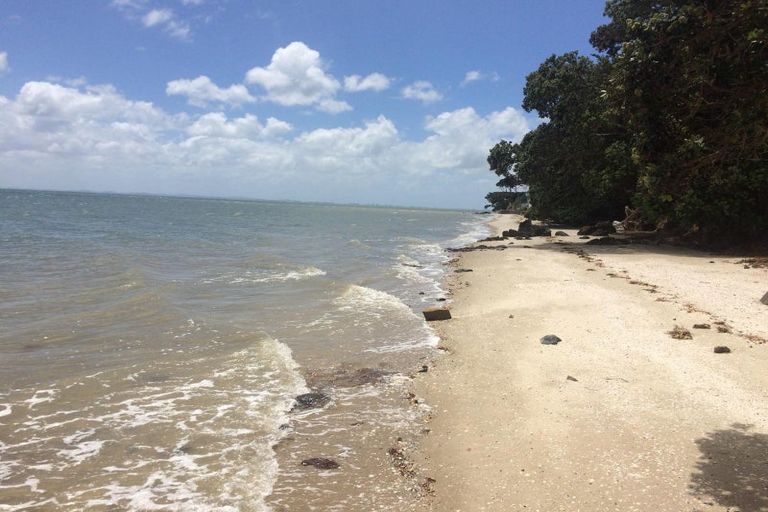 Photo of property in 166 Torkar Road, Clarks Beach, 2122