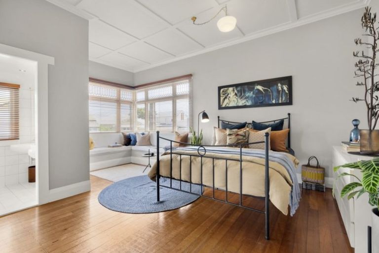 Photo of property in 21 Rattray Street, Devonport, Auckland, 0624