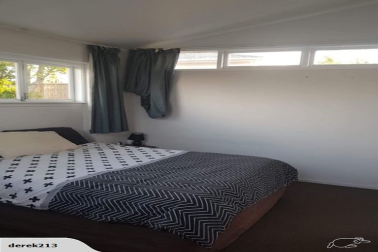 Photo of property in 24 Tiri Tiri Road, Birkdale, Auckland, 0626