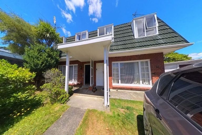 Photo of property in 8 Kukupa Grove, Heretaunga, Upper Hutt, 5018