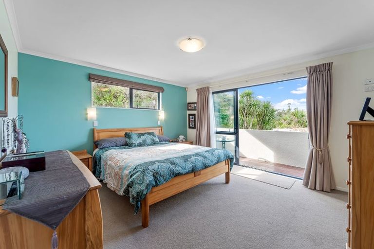 Photo of property in 15 Glenreagh Place, Torbay, Auckland, 0630