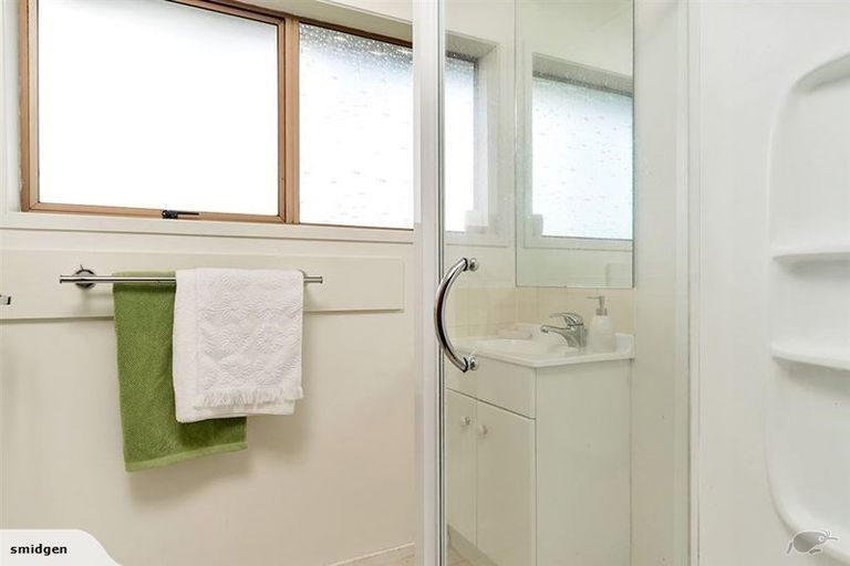 Photo of property in 1/38 Kirrie Avenue, Te Atatu South, Auckland, 0610